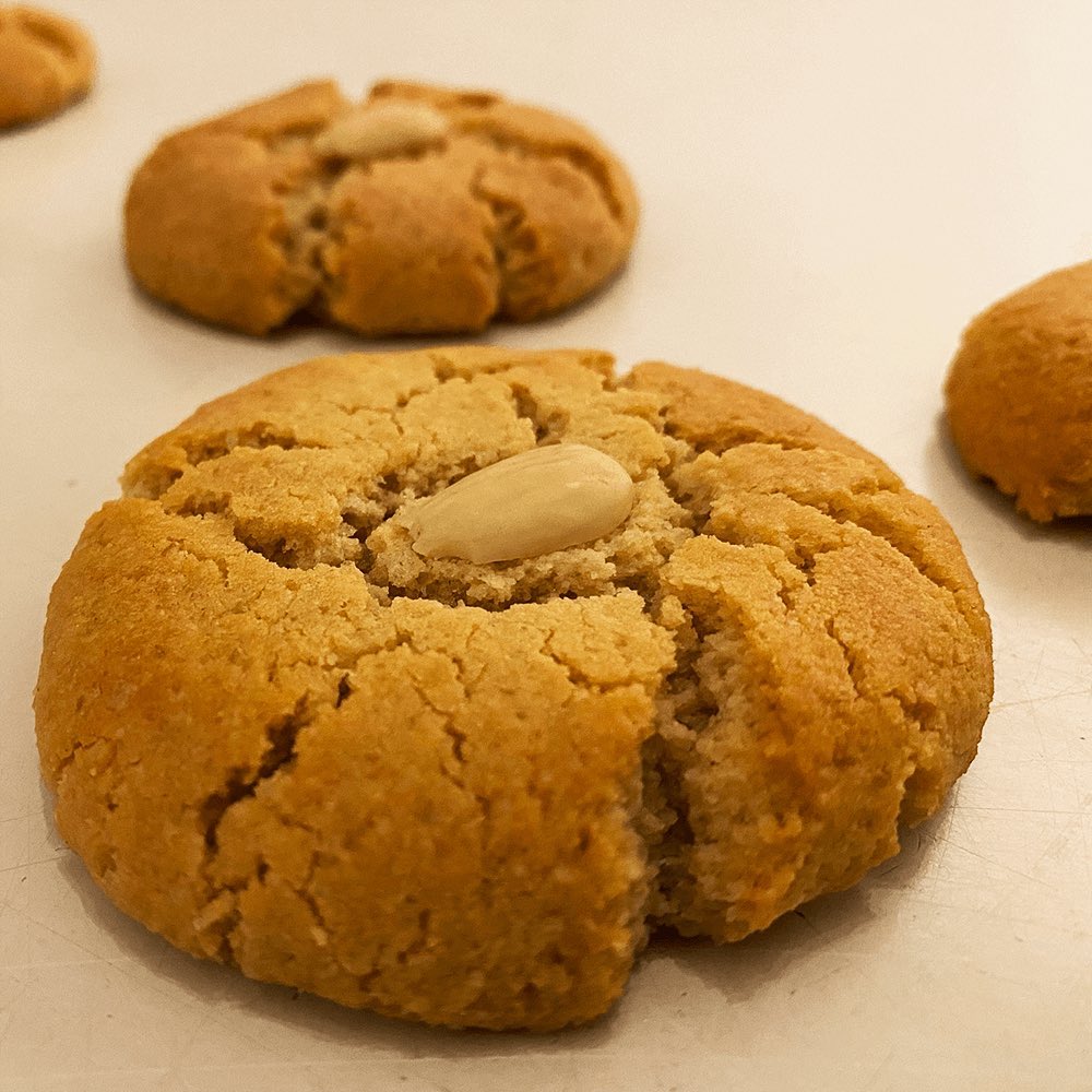 🍪Delicious Almond Cookies.😋 Find the recipe here: https://youtu.be/5EAPdejQijI

#Recipe #DIY #Cookie #Cookies #Almond #AlmondCookies