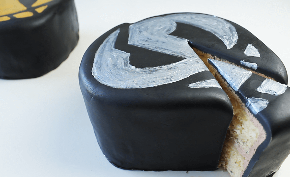 Team Skull Cakes