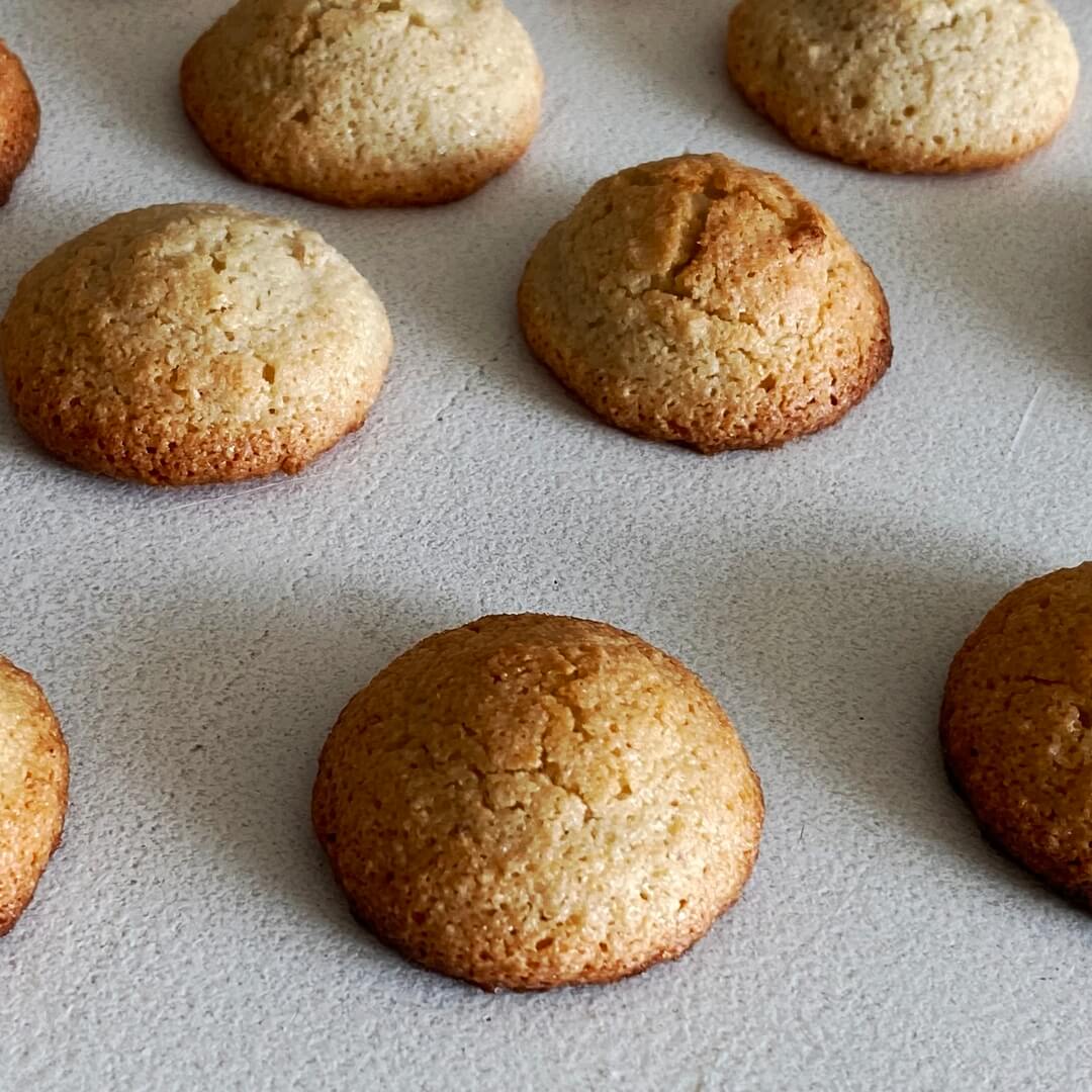 Bitterkoekjes, Dutch Chewy Almond Cookies!🍪 Find the recipe here: https://youtu.be/oXt6g0Rg2_g

#dutchrecipe #bitterkoekjes #almondcookies